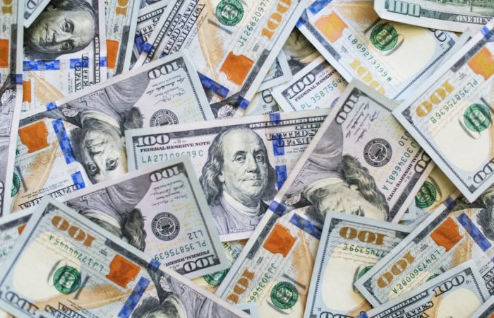 Photo Crowdfunding: Money, Risk